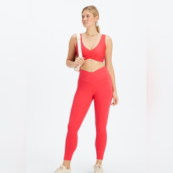 Fabletics Low Impact Crossover Sport/Workout Bra - Picture 3 of 6